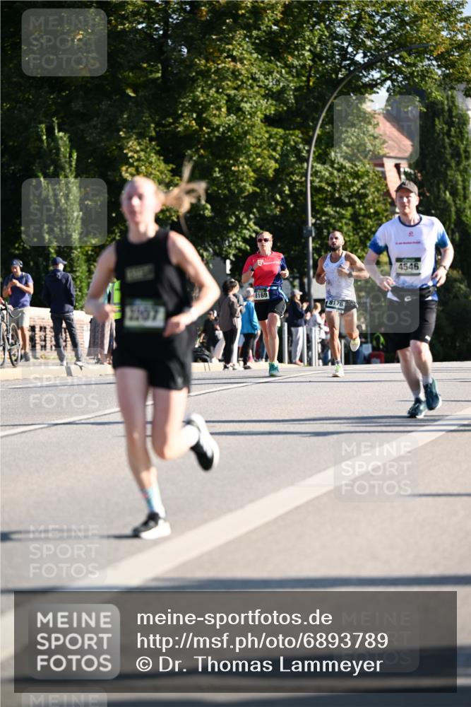 01.09.2024 - BARMER Alsterlauf Dr. Thomas Lammeyer http://msf.ph/oto/6893789 01.09.2024 09:28:36 Laufen 8169, 8176, 4546 meine-sportfotos.de