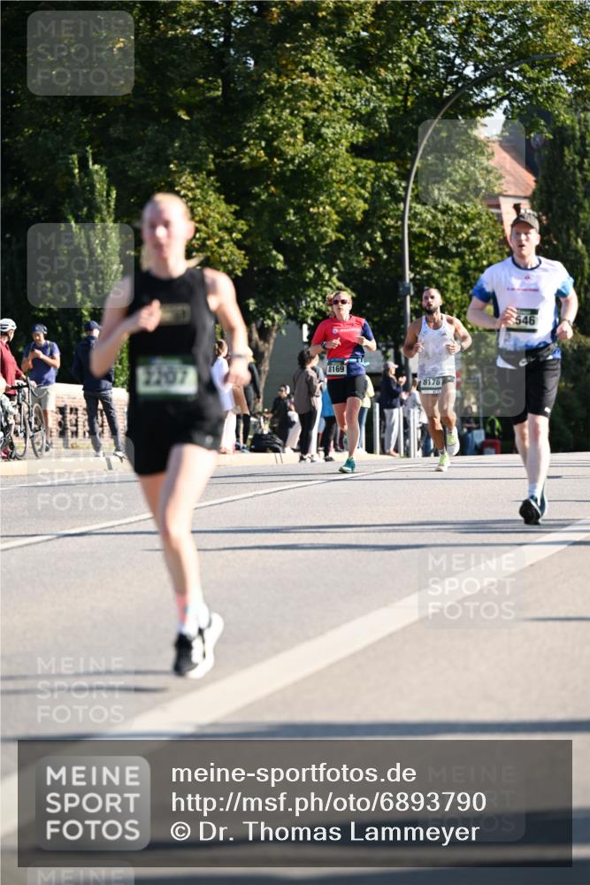 01.09.2024 - BARMER Alsterlauf Dr. Thomas Lammeyer http://msf.ph/oto/6893790 01.09.2024 09:28:36 Laufen 2207, 8169, 8176, 546 meine-sportfotos.de