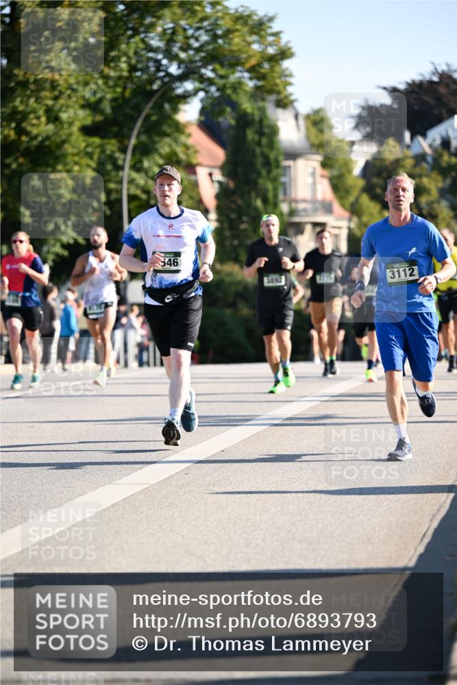 01.09.2024 - BARMER Alsterlauf Dr. Thomas Lammeyer http://msf.ph/oto/6893793 01.09.2024 09:28:37 Laufen 546, 3892, 3112, 17 meine-sportfotos.de