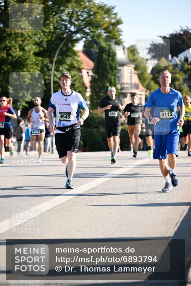 01.09.2024 - BARMER Alsterlauf Dr. Thomas Lammeyer http://msf.ph/oto/6893794 01.09.2024 09:28:37 Laufen 3892, 4546, 3112, 3012 meine-sportfotos.de