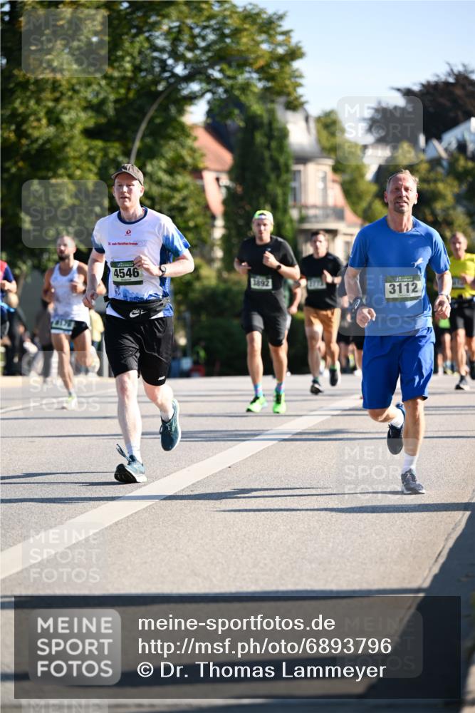01.09.2024 - BARMER Alsterlauf Dr. Thomas Lammeyer http://msf.ph/oto/6893796 01.09.2024 09:28:37 Laufen 18, 4546, 1892, 3112 meine-sportfotos.de