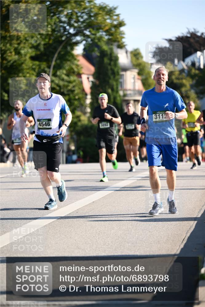 01.09.2024 - BARMER Alsterlauf Dr. Thomas Lammeyer http://msf.ph/oto/6893798 01.09.2024 09:28:37 Laufen 4546, 3113, 3892 meine-sportfotos.de