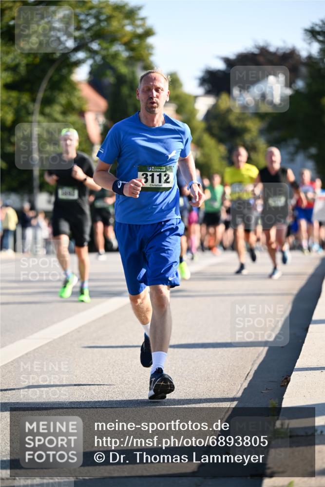 01.09.2024 - BARMER Alsterlauf Dr. Thomas Lammeyer http://msf.ph/oto/6893805 01.09.2024 09:28:39 Laufen 3112 meine-sportfotos.de