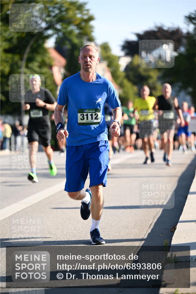 01.09.2024 - BARMER Alsterlauf Dr. Thomas Lammeyer http://msf.ph/oto/6893806 01.09.2024 09:28:39 Laufen 35, 3112 meine-sportfotos.de