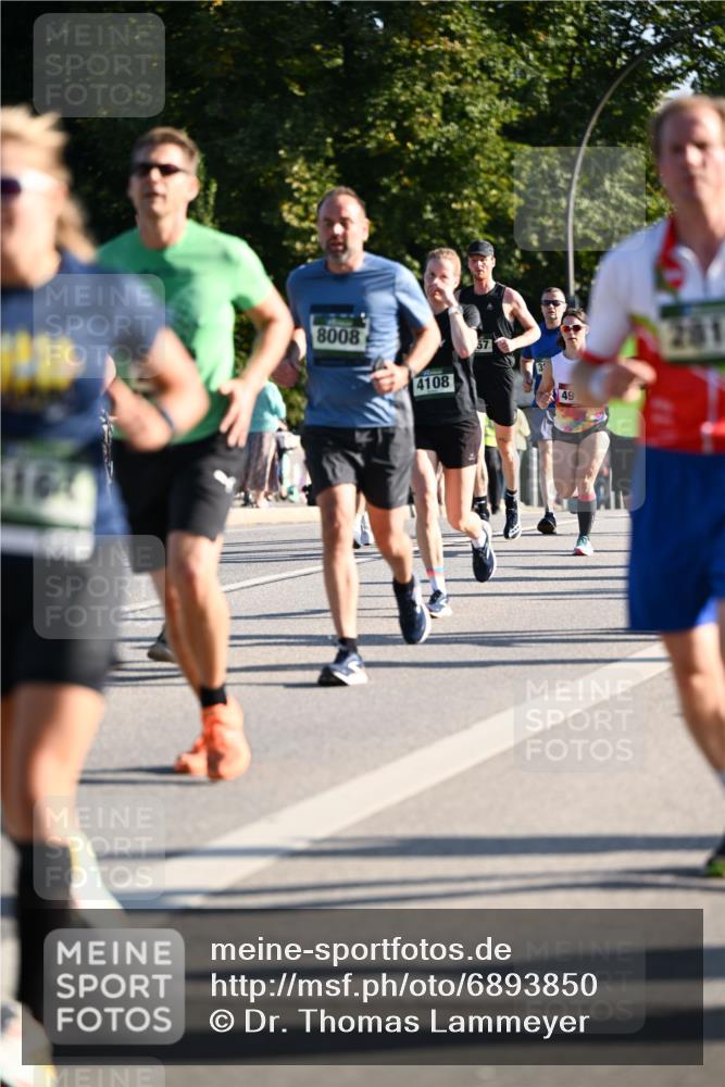 01.09.2024 - BARMER Alsterlauf Dr. Thomas Lammeyer http://msf.ph/oto/6893850 01.09.2024 09:28:47 Laufen 180, 8008, 4108, 57, 49, 201 meine-sportfotos.de