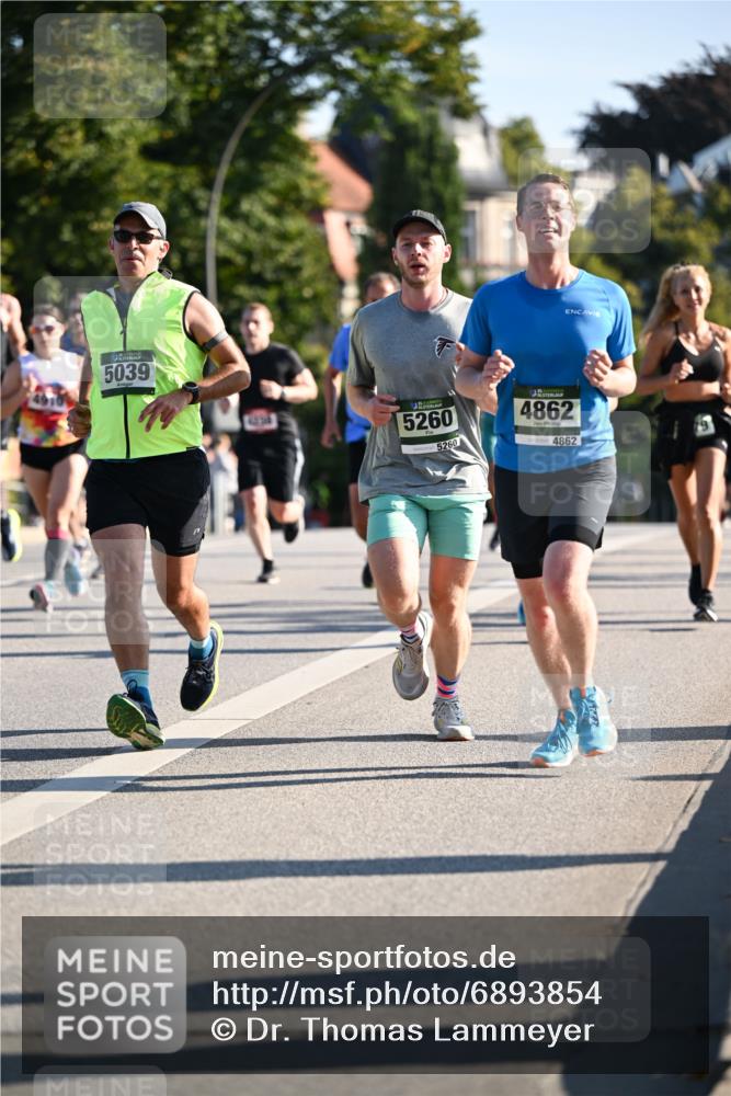 01.09.2024 - BARMER Alsterlauf Dr. Thomas Lammeyer http://msf.ph/oto/6893854 01.09.2024 09:28:48 Laufen 5039, 1056, 5260, 5260, 4862, 4862 meine-sportfotos.de