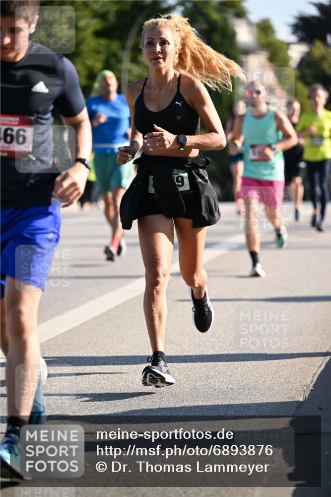 01.09.2024 - BARMER Alsterlauf Dr. Thomas Lammeyer http://msf.ph/oto/6893876 01.09.2024 09:28:51 Laufen 6, 991 meine-sportfotos.de