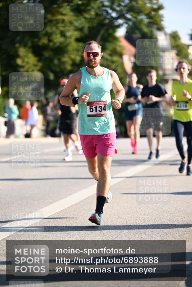 01.09.2024 - BARMER Alsterlauf Dr. Thomas Lammeyer http://msf.ph/oto/6893888 01.09.2024 09:28:53 Laufen 35, 5134, 4316 meine-sportfotos.de