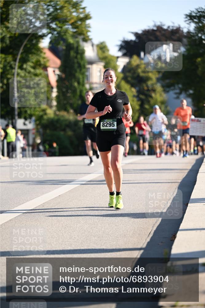 01.09.2024 - BARMER Alsterlauf Dr. Thomas Lammeyer http://msf.ph/oto/6893904 01.09.2024 09:28:56 Laufen 8295 meine-sportfotos.de