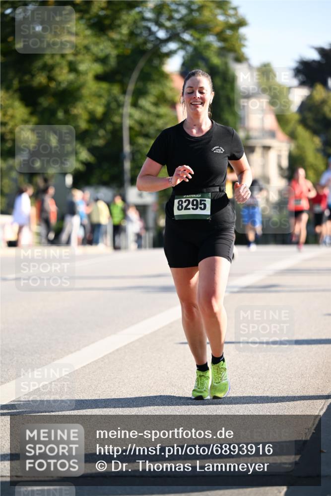 01.09.2024 - BARMER Alsterlauf Dr. Thomas Lammeyer http://msf.ph/oto/6893916 01.09.2024 09:28:58 Laufen 8295 meine-sportfotos.de