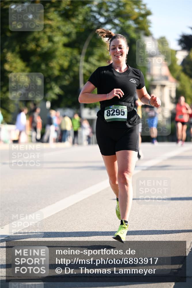 01.09.2024 - BARMER Alsterlauf Dr. Thomas Lammeyer http://msf.ph/oto/6893917 01.09.2024 09:28:58 Laufen 135, 8295 meine-sportfotos.de