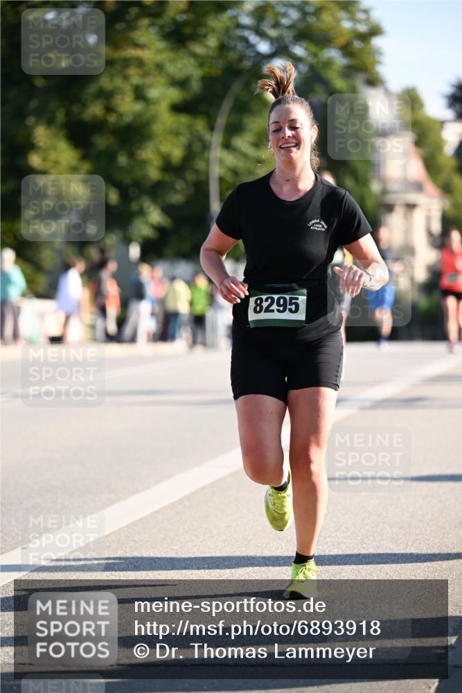 01.09.2024 - BARMER Alsterlauf Dr. Thomas Lammeyer http://msf.ph/oto/6893918 01.09.2024 09:28:58 Laufen 8295 meine-sportfotos.de