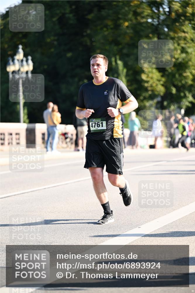 01.09.2024 - BARMER Alsterlauf Dr. Thomas Lammeyer http://msf.ph/oto/6893924 01.09.2024 09:29:01 Laufen 4761 meine-sportfotos.de