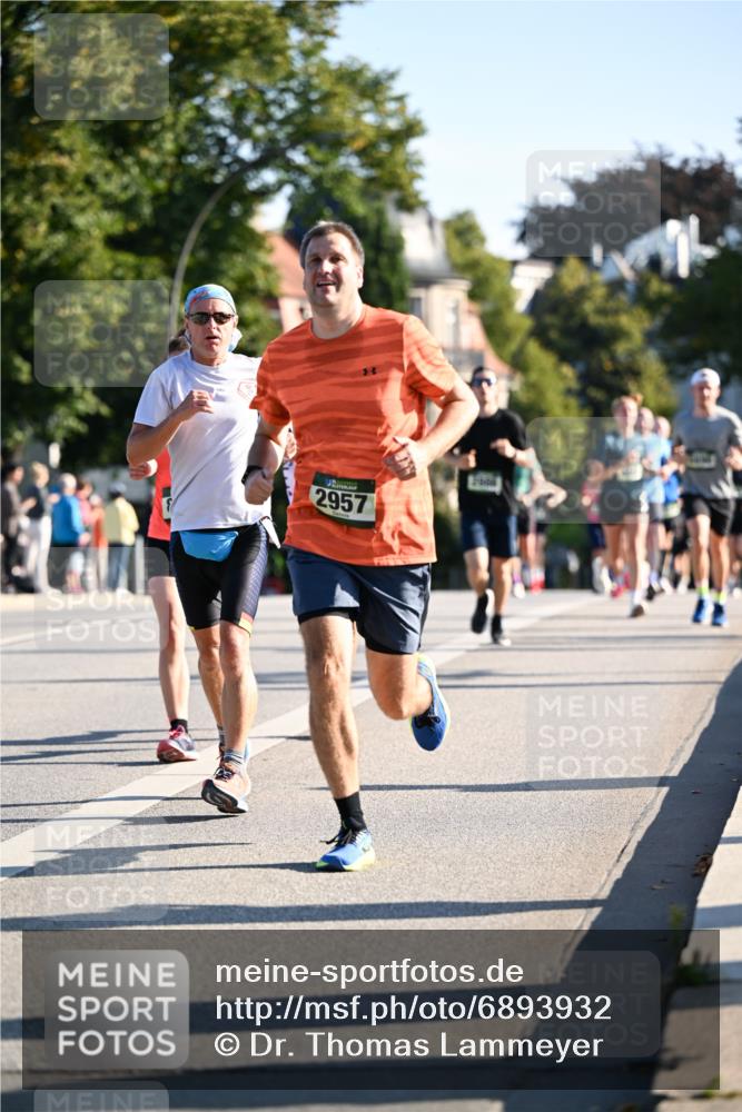 01.09.2024 - BARMER Alsterlauf Dr. Thomas Lammeyer http://msf.ph/oto/6893932 01.09.2024 09:29:04 Laufen 2957 meine-sportfotos.de