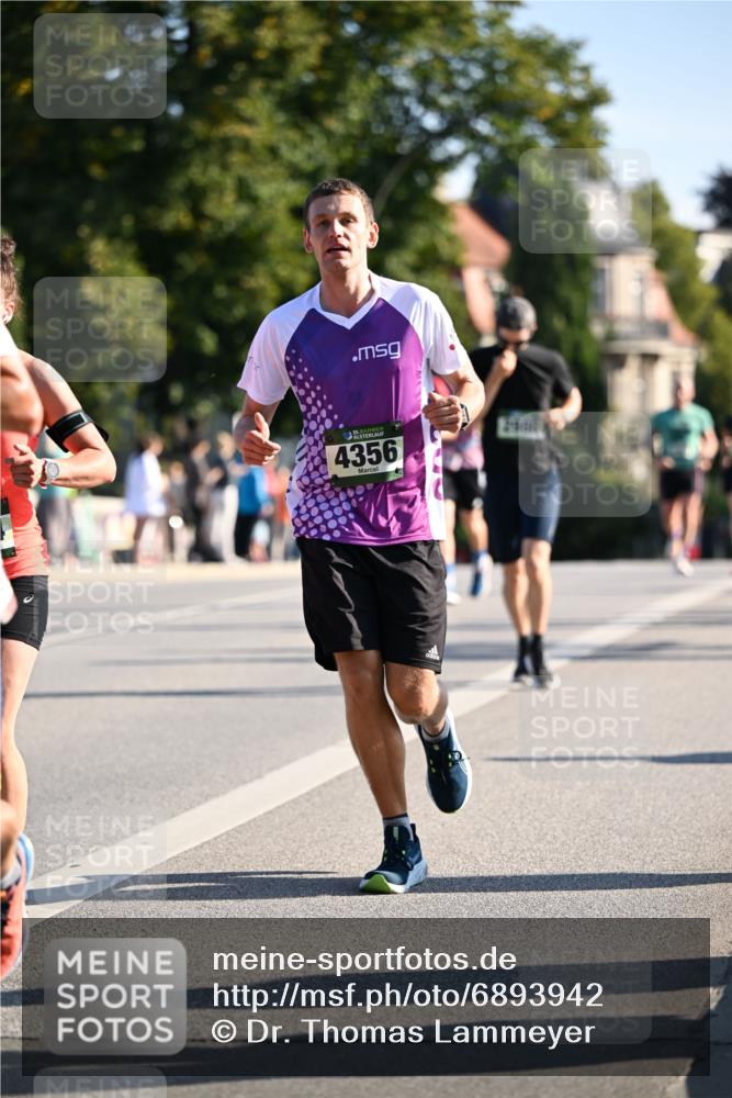 01.09.2024 - BARMER Alsterlauf Dr. Thomas Lammeyer http://msf.ph/oto/6893942 01.09.2024 09:29:05 Laufen 4356 meine-sportfotos.de