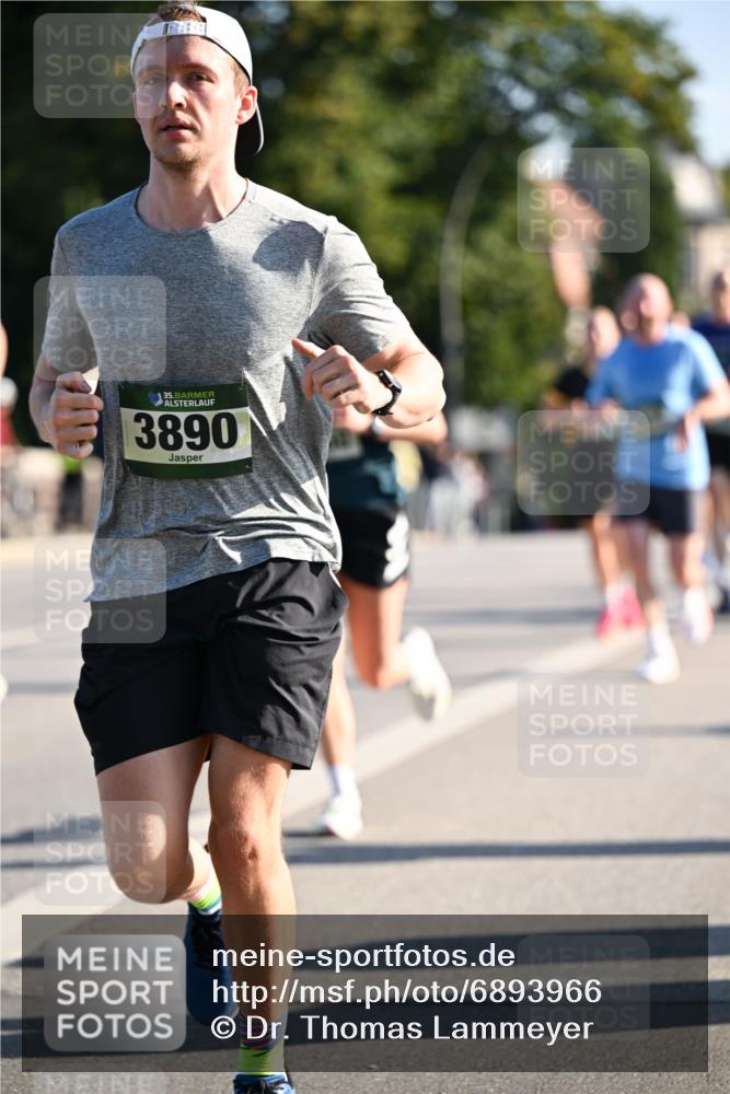 01.09.2024 - BARMER Alsterlauf Dr. Thomas Lammeyer http://msf.ph/oto/6893966 01.09.2024 09:29:09 Laufen 35, 3890 meine-sportfotos.de