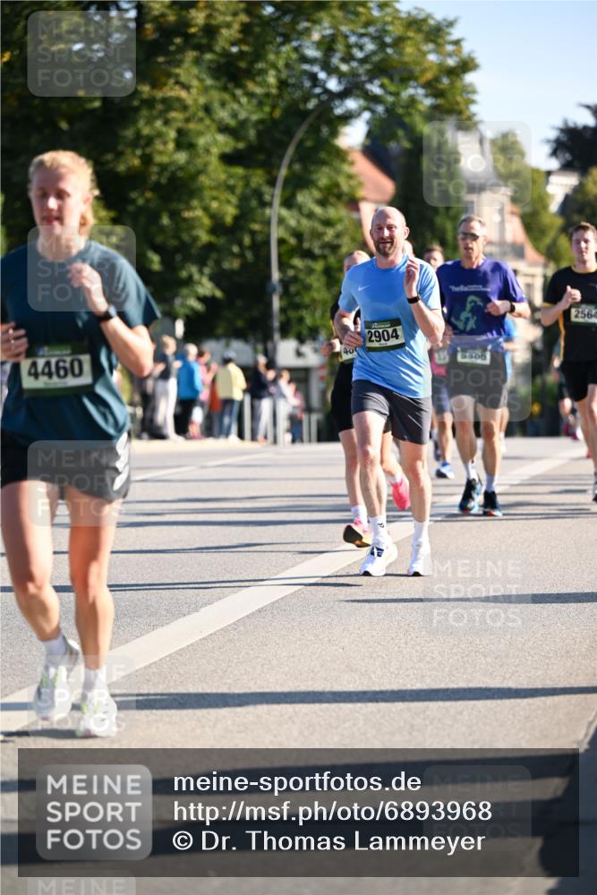 01.09.2024 - BARMER Alsterlauf Dr. Thomas Lammeyer http://msf.ph/oto/6893968 01.09.2024 09:29:10 Laufen 4460, 40, 2904, 135300, 2564 meine-sportfotos.de