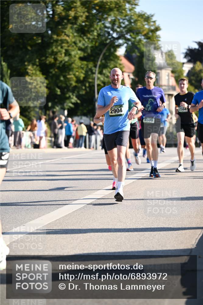 01.09.2024 - BARMER Alsterlauf Dr. Thomas Lammeyer http://msf.ph/oto/6893972 01.09.2024 09:29:10 Laufen 2904, 5905, 2564 meine-sportfotos.de