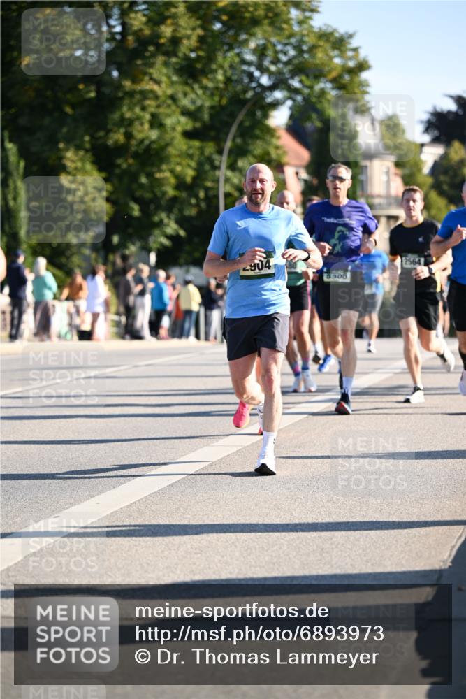 01.09.2024 - BARMER Alsterlauf Dr. Thomas Lammeyer http://msf.ph/oto/6893973 01.09.2024 09:29:10 Laufen 904, 5905, 2564 meine-sportfotos.de