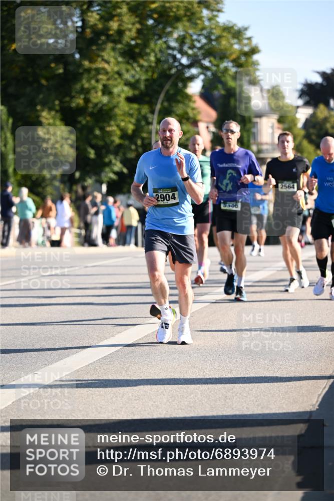 01.09.2024 - BARMER Alsterlauf Dr. Thomas Lammeyer http://msf.ph/oto/6893974 01.09.2024 09:29:10 Laufen 2904, 5506, 2564 meine-sportfotos.de