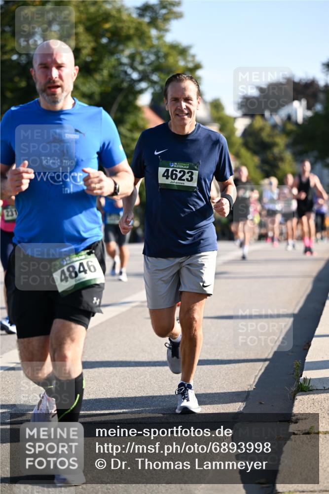 01.09.2024 - BARMER Alsterlauf Dr. Thomas Lammeyer http://msf.ph/oto/6893998 01.09.2024 09:29:14 Laufen 231, 35, 4623, 4846 meine-sportfotos.de
