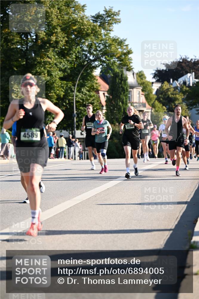 01.09.2024 - BARMER Alsterlauf Dr. Thomas Lammeyer http://msf.ph/oto/6894005 01.09.2024 09:29:15 Laufen 4589, 4002, 306, 3280, 3525 meine-sportfotos.de