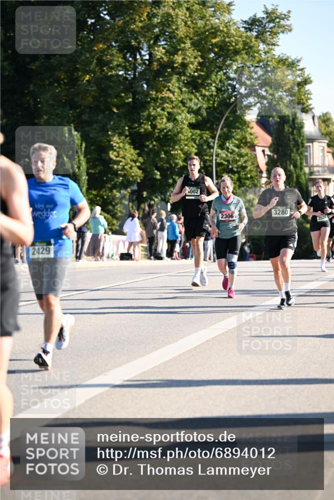 01.09.2024 - BARMER Alsterlauf Dr. Thomas Lammeyer http://msf.ph/oto/6894012 01.09.2024 09:29:16 Laufen 2429, 002, 2306, 3280, 3525 meine-sportfotos.de