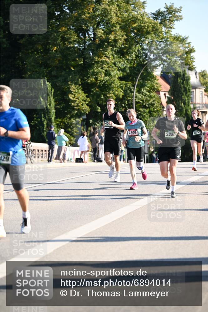 01.09.2024 - BARMER Alsterlauf Dr. Thomas Lammeyer http://msf.ph/oto/6894014 01.09.2024 09:29:16 Laufen 429, 40, 2306, 3280, 3525 meine-sportfotos.de
