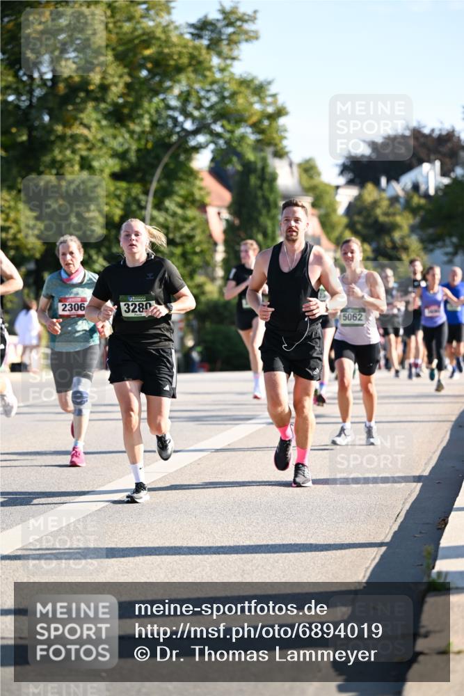 01.09.2024 - BARMER Alsterlauf Dr. Thomas Lammeyer http://msf.ph/oto/6894019 01.09.2024 09:29:17 Laufen 2306, 3280, 5062 meine-sportfotos.de