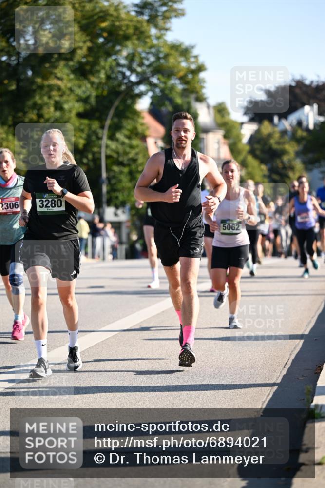 01.09.2024 - BARMER Alsterlauf Dr. Thomas Lammeyer http://msf.ph/oto/6894021 01.09.2024 09:29:18 Laufen 2306, 3280, 5062 meine-sportfotos.de
