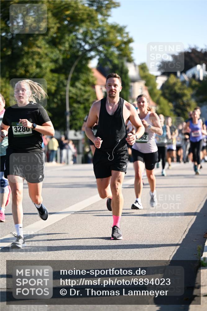 01.09.2024 - BARMER Alsterlauf Dr. Thomas Lammeyer http://msf.ph/oto/6894023 01.09.2024 09:29:18 Laufen 3280, 62 meine-sportfotos.de