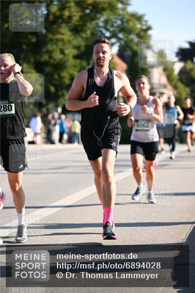 01.09.2024 - BARMER Alsterlauf Dr. Thomas Lammeyer http://msf.ph/oto/6894028 01.09.2024 09:29:19 Laufen 280, 5062 meine-sportfotos.de