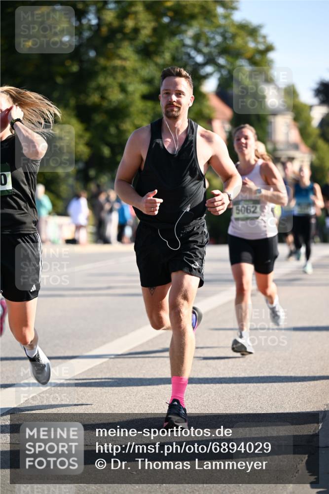 01.09.2024 - BARMER Alsterlauf Dr. Thomas Lammeyer http://msf.ph/oto/6894029 01.09.2024 09:29:19 Laufen 0, 5062 meine-sportfotos.de