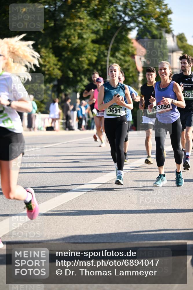 01.09.2024 - BARMER Alsterlauf Dr. Thomas Lammeyer http://msf.ph/oto/6894047 01.09.2024 09:29:22 Laufen 216, 3691, 484, 3690, 4228 meine-sportfotos.de