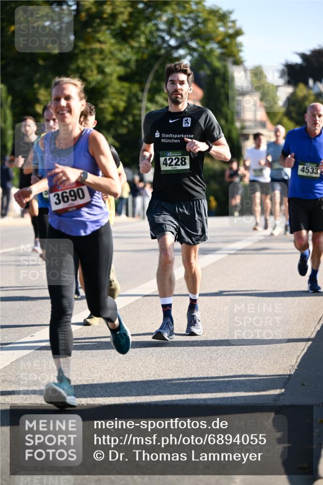 01.09.2024 - BARMER Alsterlauf Dr. Thomas Lammeyer http://msf.ph/oto/6894055 01.09.2024 09:29:23 Laufen 3690, 4228, 4533 meine-sportfotos.de