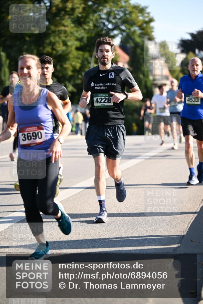 01.09.2024 - BARMER Alsterlauf Dr. Thomas Lammeyer http://msf.ph/oto/6894056 01.09.2024 09:29:24 Laufen 3690, 4228, 4533 meine-sportfotos.de