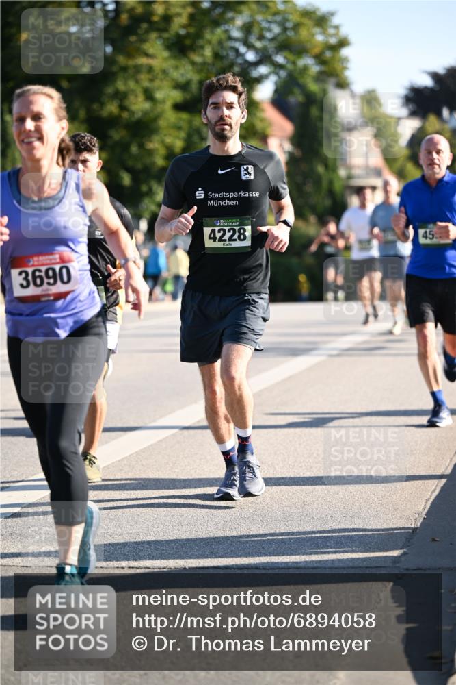 01.09.2024 - BARMER Alsterlauf Dr. Thomas Lammeyer http://msf.ph/oto/6894058 01.09.2024 09:29:24 Laufen 3690, 4228, 45 meine-sportfotos.de