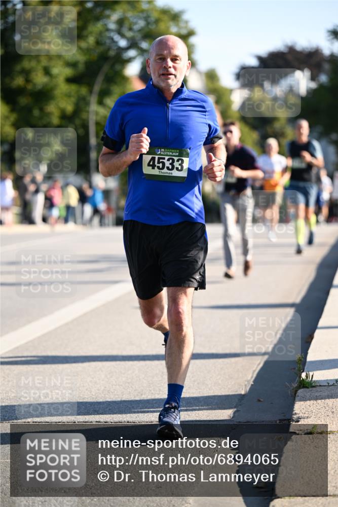 01.09.2024 - BARMER Alsterlauf Dr. Thomas Lammeyer http://msf.ph/oto/6894065 01.09.2024 09:29:25 Laufen 35, 4533 meine-sportfotos.de