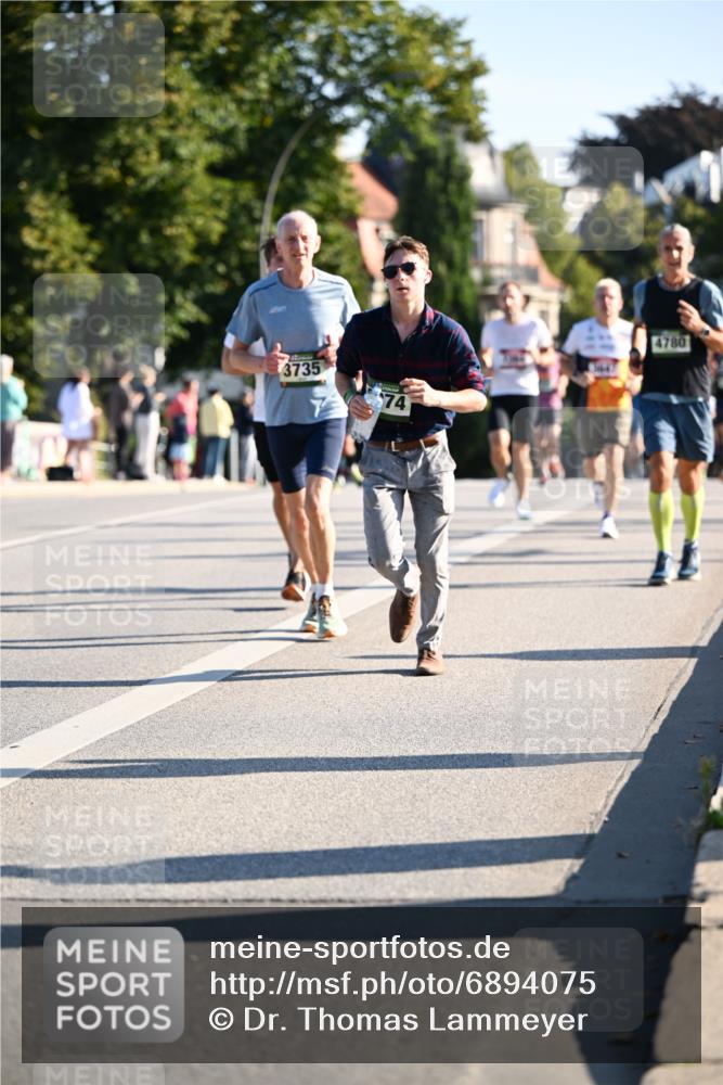 01.09.2024 - BARMER Alsterlauf Dr. Thomas Lammeyer http://msf.ph/oto/6894075 01.09.2024 09:29:27 Laufen 3735, 74, 4780 meine-sportfotos.de