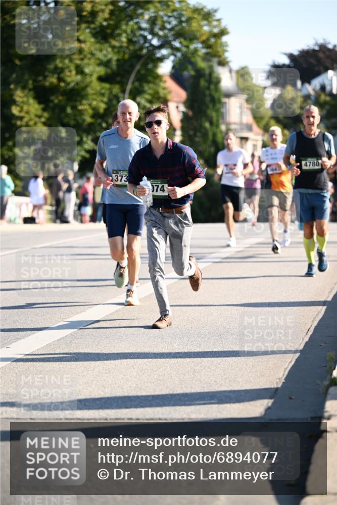 01.09.2024 - BARMER Alsterlauf Dr. Thomas Lammeyer http://msf.ph/oto/6894077 01.09.2024 09:29:27 Laufen 2373, 074, 4780 meine-sportfotos.de