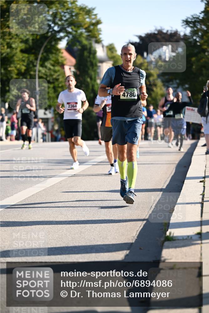 01.09.2024 - BARMER Alsterlauf Dr. Thomas Lammeyer http://msf.ph/oto/6894086 01.09.2024 09:29:29 Laufen 2364, 30, 4780 meine-sportfotos.de