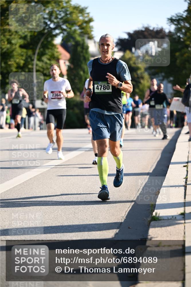 01.09.2024 - BARMER Alsterlauf Dr. Thomas Lammeyer http://msf.ph/oto/6894089 01.09.2024 09:29:29 Laufen 2364, 4780 meine-sportfotos.de