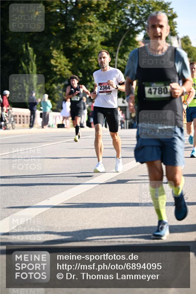 01.09.2024 - BARMER Alsterlauf Dr. Thomas Lammeyer http://msf.ph/oto/6894095 01.09.2024 09:29:30 Laufen 2364, 2364, 4780 meine-sportfotos.de