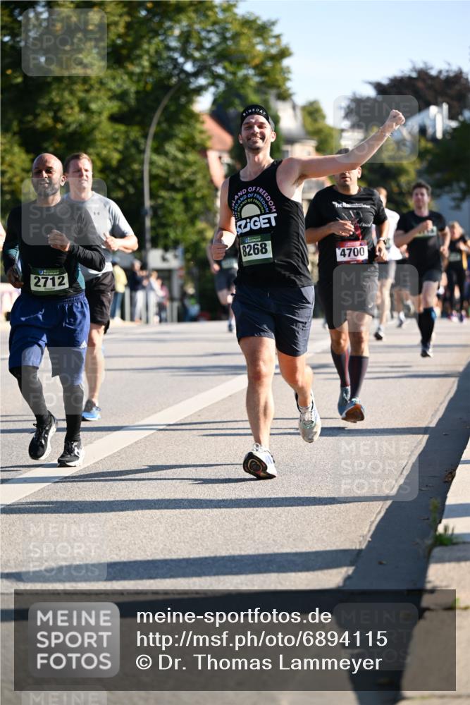 01.09.2024 - BARMER Alsterlauf Dr. Thomas Lammeyer http://msf.ph/oto/6894115 01.09.2024 09:29:34 Laufen 2712, 8268, 4700 meine-sportfotos.de