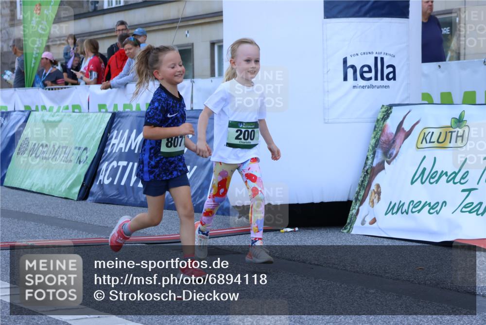 01.09.2024 - BARMER Alsterlauf Strokosch-Dieckow http://msf.ph/oto/6894118 01.09.2024 10:54:50 Ziel 153, 200, 330, 8071 meine-sportfotos.de