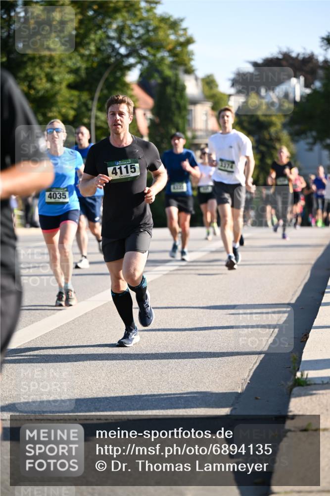 01.09.2024 - BARMER Alsterlauf Dr. Thomas Lammeyer http://msf.ph/oto/6894135 01.09.2024 09:29:37 Laufen 4035, 4115 meine-sportfotos.de