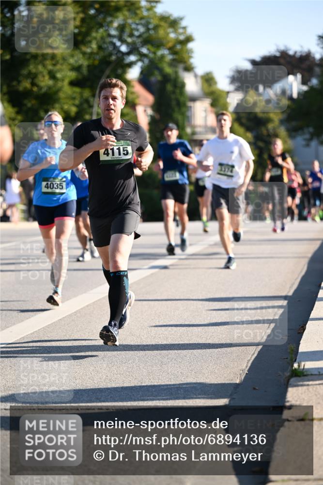 01.09.2024 - BARMER Alsterlauf Dr. Thomas Lammeyer http://msf.ph/oto/6894136 01.09.2024 09:29:37 Laufen 4035, 4115, 3374 meine-sportfotos.de