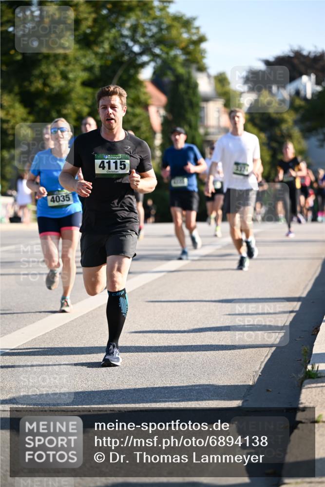 01.09.2024 - BARMER Alsterlauf Dr. Thomas Lammeyer http://msf.ph/oto/6894138 01.09.2024 09:29:37 Laufen 4035, 4115 meine-sportfotos.de
