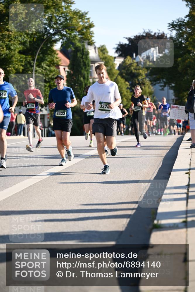 01.09.2024 - BARMER Alsterlauf Dr. Thomas Lammeyer http://msf.ph/oto/6894140 01.09.2024 09:29:38 Laufen 949, 4380, 8322, 3895, 3374, 3374, 2012 meine-sportfotos.de