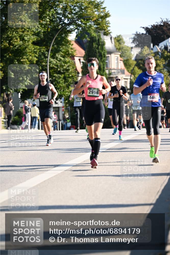 01.09.2024 - BARMER Alsterlauf Dr. Thomas Lammeyer http://msf.ph/oto/6894179 01.09.2024 09:29:45 Laufen 8294, 8100, 2916, 81, 2070, 4467 meine-sportfotos.de